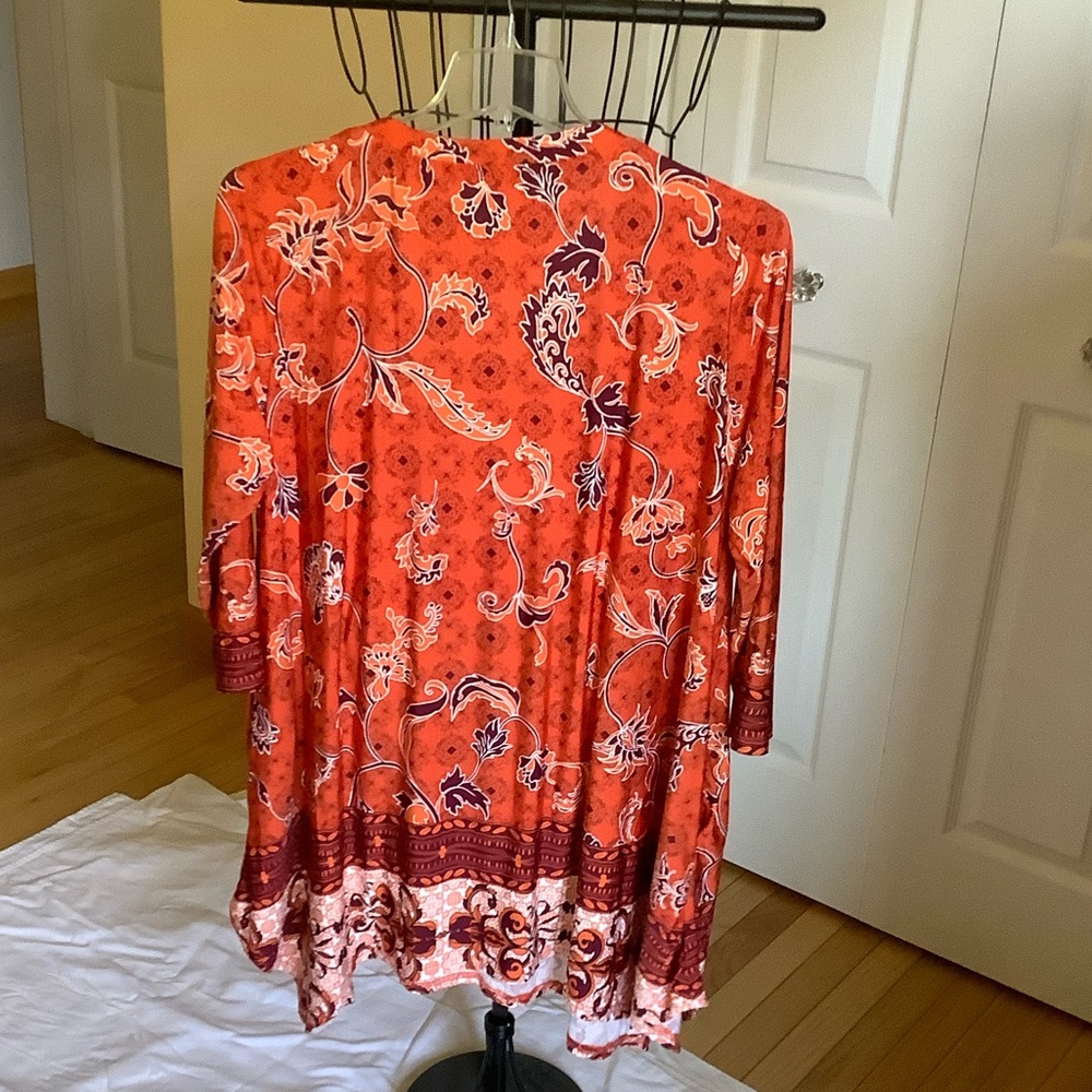NWOT colorful top - Picture 2 of 4